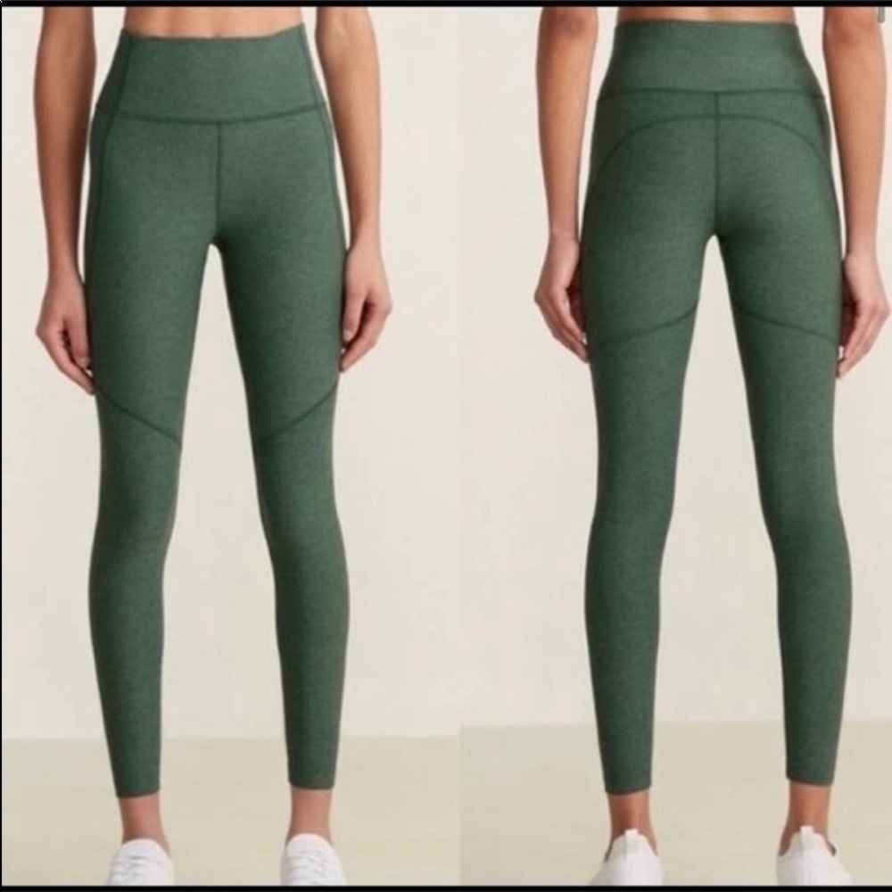 Outdoor Voices 3/4 Warmup Leggings in Hunter Green sz S